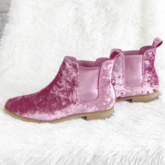 NWT Toms Ella rose velvet bootie in size 8 - Picture 2 of 8